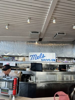 Mels Drive-In by null