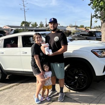 Whipz Sales & Leasing - Car Brokers Near Me - Chatsworth, California