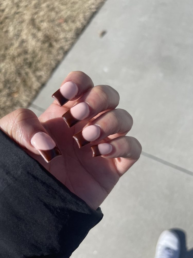 Zully's Nail Salon Image