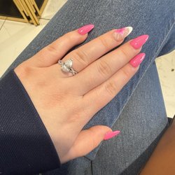 Mina Nails