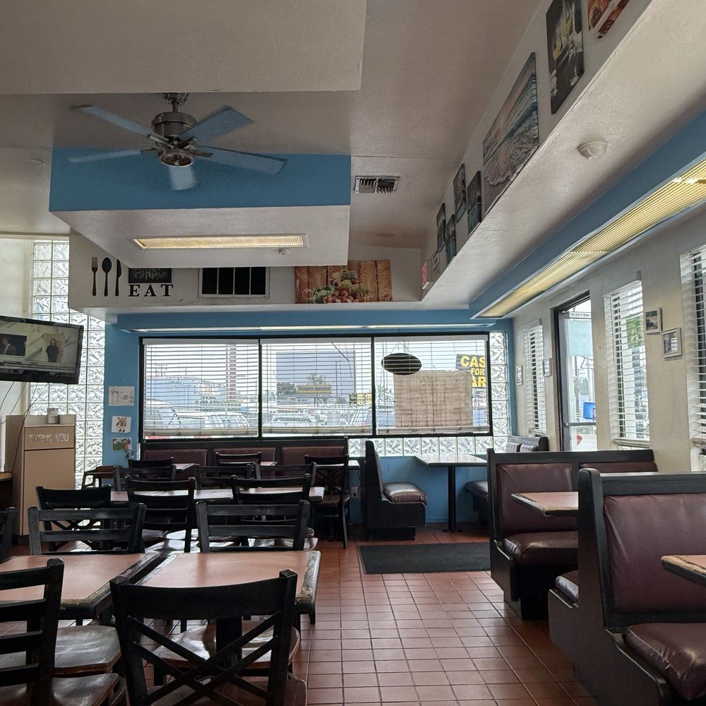 Burgers and More - Interior Seating - Burgers Near Me - Alhambra, California