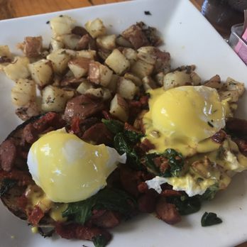Fig Tree Cafe - Sun Dried Tomato Benedict - Sandwiches Near Me - Pacific Beach, California