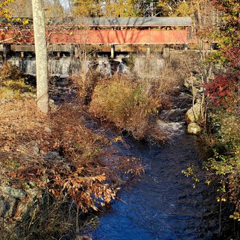 Green's Travel - Covered bridge amid the Fall foliage in Southern Mass. - Travel Agents Near Me Green's Travel - Covered bridge amid the Fall foliage in Southern Mass. - Travel Agents Near Me