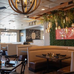Fratelli's Ristorante - Garden Booth