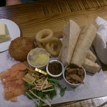 The Sandringham Public House - Cask Master Platter a new addition amd really good value at £10.95 had this once before and it hits all the right spots! - Pubs Near Me - Bristol, BST