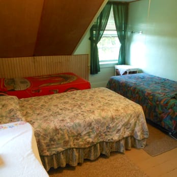 Yooper Lodge - Lodge Bedroom - Vacation Rentals Near Me - Toivola, Michigan Yooper Lodge - Lodge Bedroom - Vacation Rentals Near Me - Toivola, Michigan
