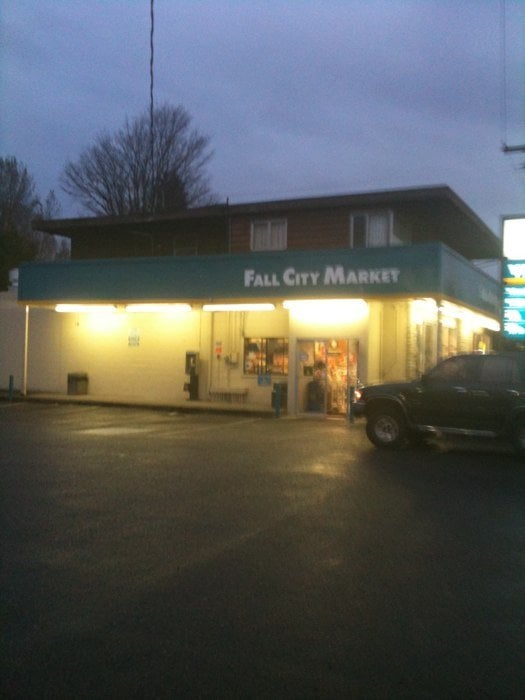 FALL CITY MARKET & DELI Updated August 2024 4224 Preston Fall City