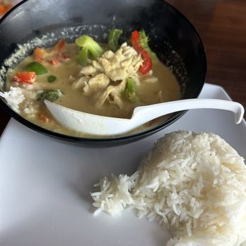Nom’s Kitchen - C3.YELLOW CURRY - Thai Near Me - Corp Christi, Texas