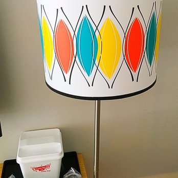 Thunderbird Inn - Retro room lamp - Hotels Near Me - Savannah, Georgia Thunderbird Inn - Retro room lamp - Hotels Near Me - Savannah, Georgia