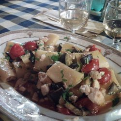 La Pazzaria - Paccheri con melanzane, pachino e pesce spada