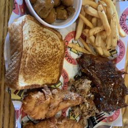 Shane's Rib Shack - Sample plate