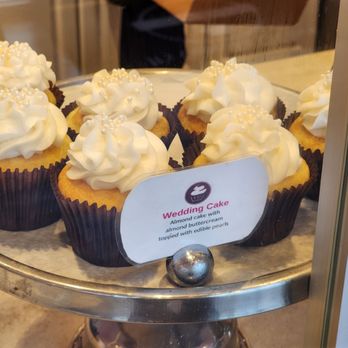 Smallcakes - Cupcakes Near Me - South Barrington, Illinois