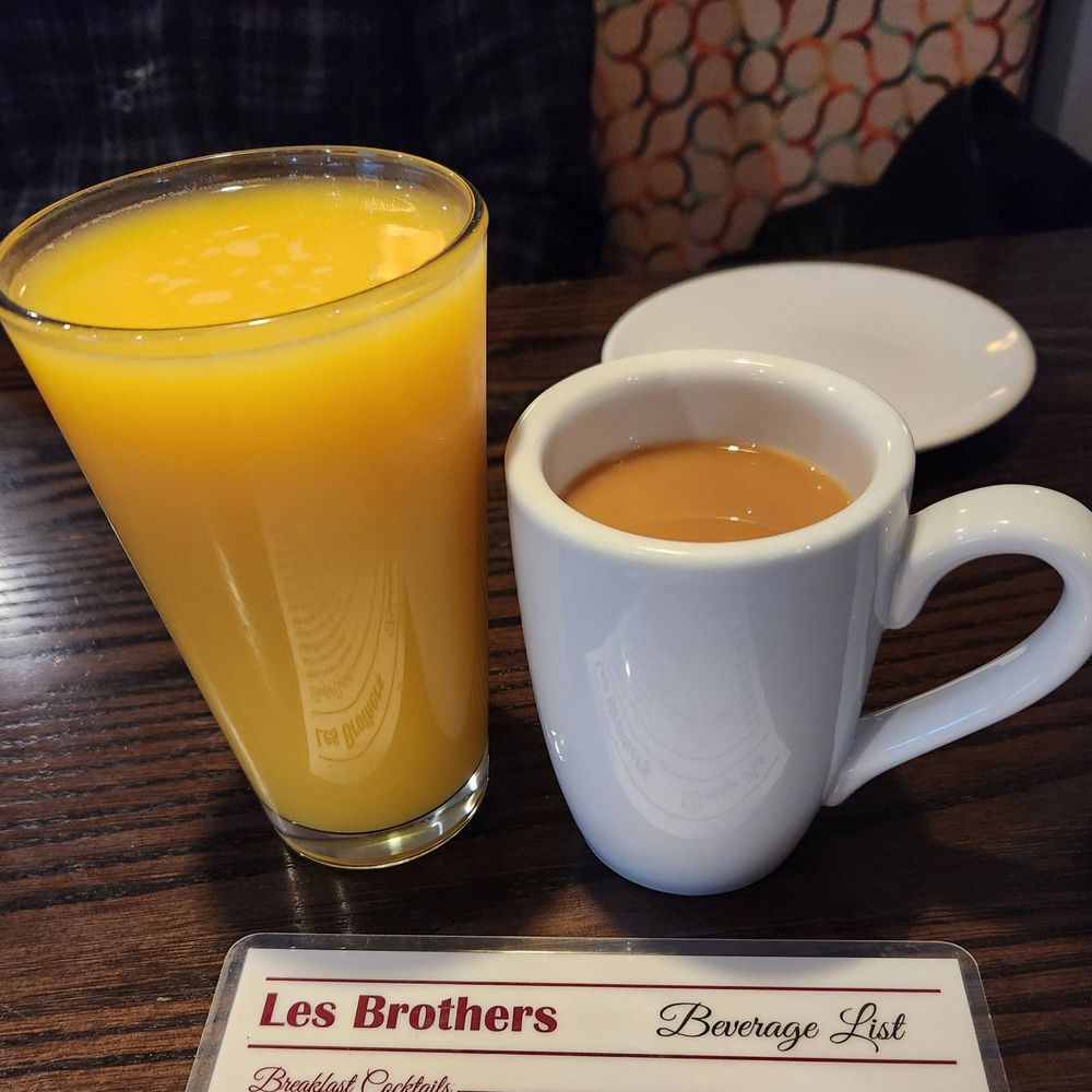 Les Brothers Restaurant - Breakfast & Brunch Near Me - Oak Lawn, Illinois