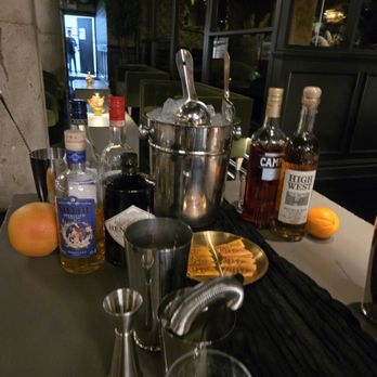 Dearly Beloved - Cocktail Bars Near Me - Chicago, Illinois