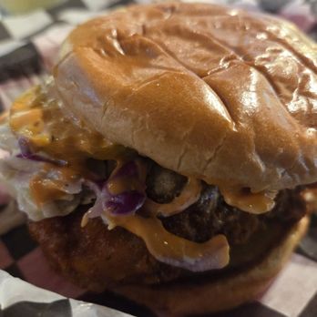 Fishweir Brewing Company - Hot Chicken Sandwich - Breweries Near Me - Jacksonville, Florida