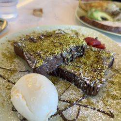 Pink Pistachio Cafe - French Toast with Pistachios & Nutella