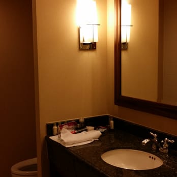 Crystal Gateway Marriott - Bath sink toilet - Hotels Near Me - Arlington, Virginia Crystal Gateway Marriott - Bath sink toilet - Hotels Near Me - Arlington, Virginia