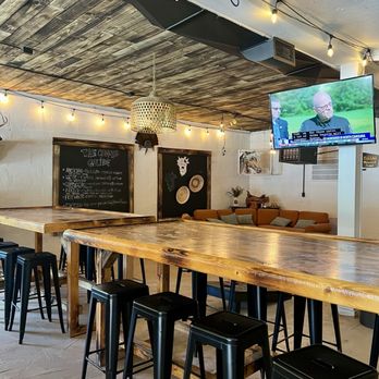 Grounded Coffee Bar’N - indoor seating area - Coffee & Tea Near Me - Lexington, North Carolina