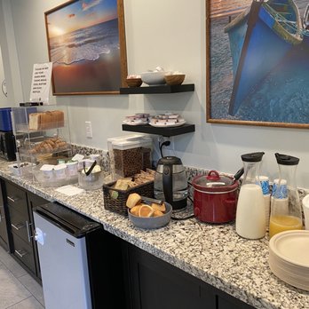 Colton Inn - There's also fresh fruits on the other side - Hotels Near Me - Monterey, California Colton Inn - There's also fresh fruits on the other side - Hotels Near Me - Monterey, California