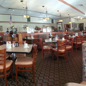 Honey Bee Cafe - the interior of the restaurant - Breakfast & Brunch Near Me - Western Springs, Illinois