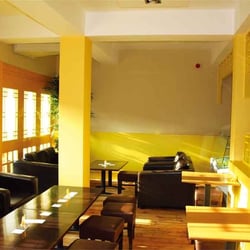 Tang Chinese Buffet Restaurant & Bar - Very bright traditional Chinese style