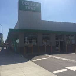 Dollar Tree: front of store