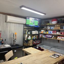 Blue Lake Country Store - Tap Bar