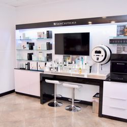 Lee Plastic Surgery & Medical Spa