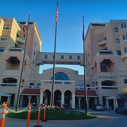 Huntington Health - Front entrance, roundabout, and N. Parking entrance