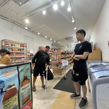 Hanki - two men in a grocery store - Specialty Food Near Me - New York, New York