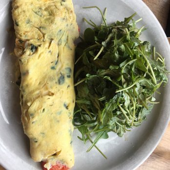 Commonwealth Cafe - Caprese omelette - Coffee & Tea Near Me - Birmingham, Michigan