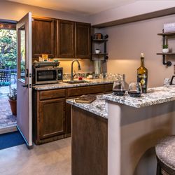 The Bobcat Inn - The Estrella is our only suite with a kitchenette. Perfect for a quick stay or an extended rental as well.