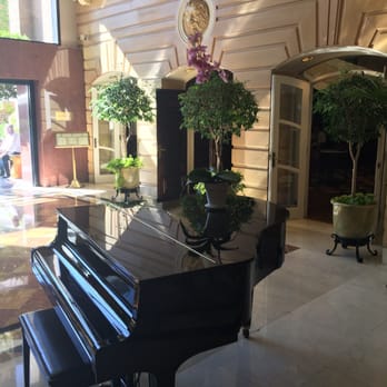 Plaza del Hotel Intercontinental - Public Plazas Near Me - Buenos Aires, C
