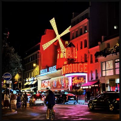 Moulin Rouge by null
