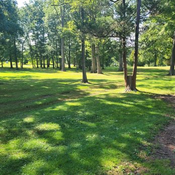 Fernridge park - Lots of shade - Parks Near Me - West Hartford, Connecticut Fernridge park - Lots of shade - Parks Near Me - West Hartford, Connecticut