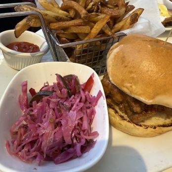 Metropolis - Sweet Chili chicken sandwich - New American Near Me - Hoboken, New Jersey