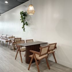 Almond Haus Cafe - Inside Seating