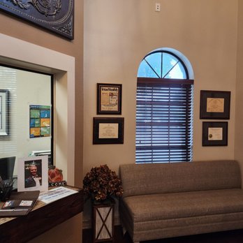 Dale M Gallagher, DDS - Reception/waiting room - Oral Surgeons Near Me - Austin, Texas Dale M Gallagher, DDS - Reception/waiting room - Oral Surgeons Near Me - Austin, Texas