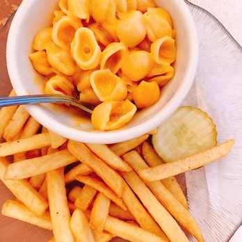 Hidden Harbour - Kids' Mac and Cheese with a side of French Fries and a pickle. - Breakfast & Brunch Near Me - Dowell, Maryland