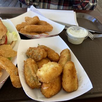 Alice's Restaurant - Jalapeño poppers and mozzarella sticks - Diners Near Me - Woodside, California Alice's Restaurant - Jalapeño poppers and mozzarella sticks - Diners Near Me - Woodside, California