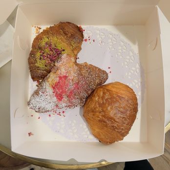L'Appartement 4F - Pistachio, Raspberry, Chocolate - Bakeries Near Me - Brooklyn, New York