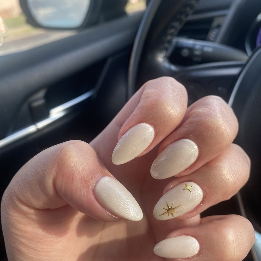 Acrylic nails