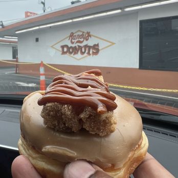 Randy's Donuts - Donuts Near Me - Inglewood, California
