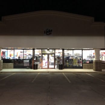 Minit Mart - store front at night - Convenience Stores Near Me - Overland Park, Kansas Minit Mart - store front at night - Convenience Stores Near Me - Overland Park, Kansas