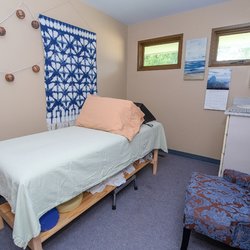 Point of Origin Acupuncture - Treatment room