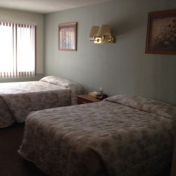Nisswa Motel - These beds felt like hide-a-beds - Hotels Near Me - Nisswa, Minnesota Nisswa Motel - These beds felt like hide-a-beds - Hotels Near Me - Nisswa, Minnesota