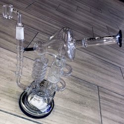 Nick's Smoke Shop - Cool water pipe!!!