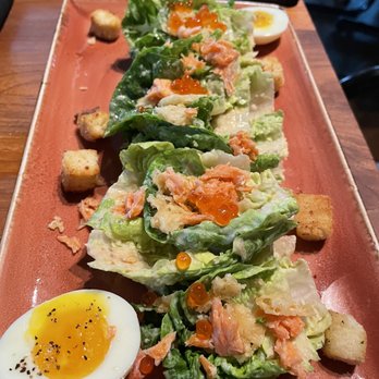 Herringbone Waikiki - salmon salad - Seafood Near Me - Honolulu, Hawaii