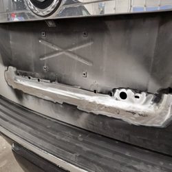 JP Motors - Back tailgate need to be fixed rust paint bubbling through I missed that on the walk around.