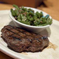 Texas Roadhouse - 8 oz. Sirloin Steak & Green Beans